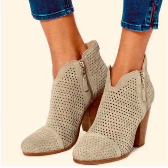 Rag & Bone Gray Tan Suede Margot Perforated Chunky Heel Ankle Booties - Picture 3 of 13